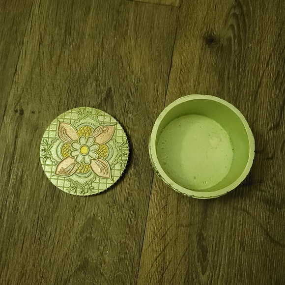 Small Green Glittery Container - Picture 2 of 3